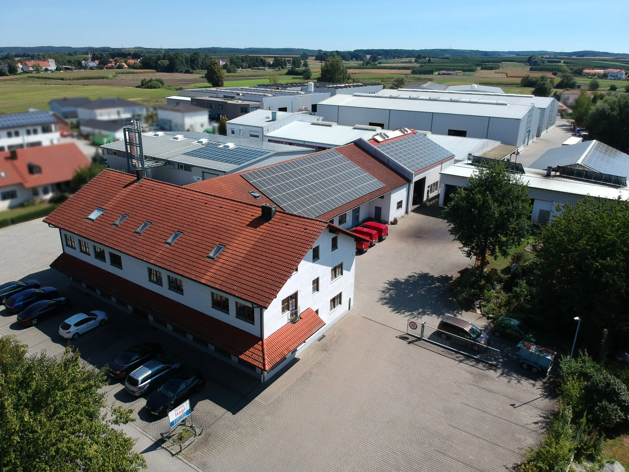 Vue aérienne de l'usine et des bureaux Elektro Hagl en Allemagne